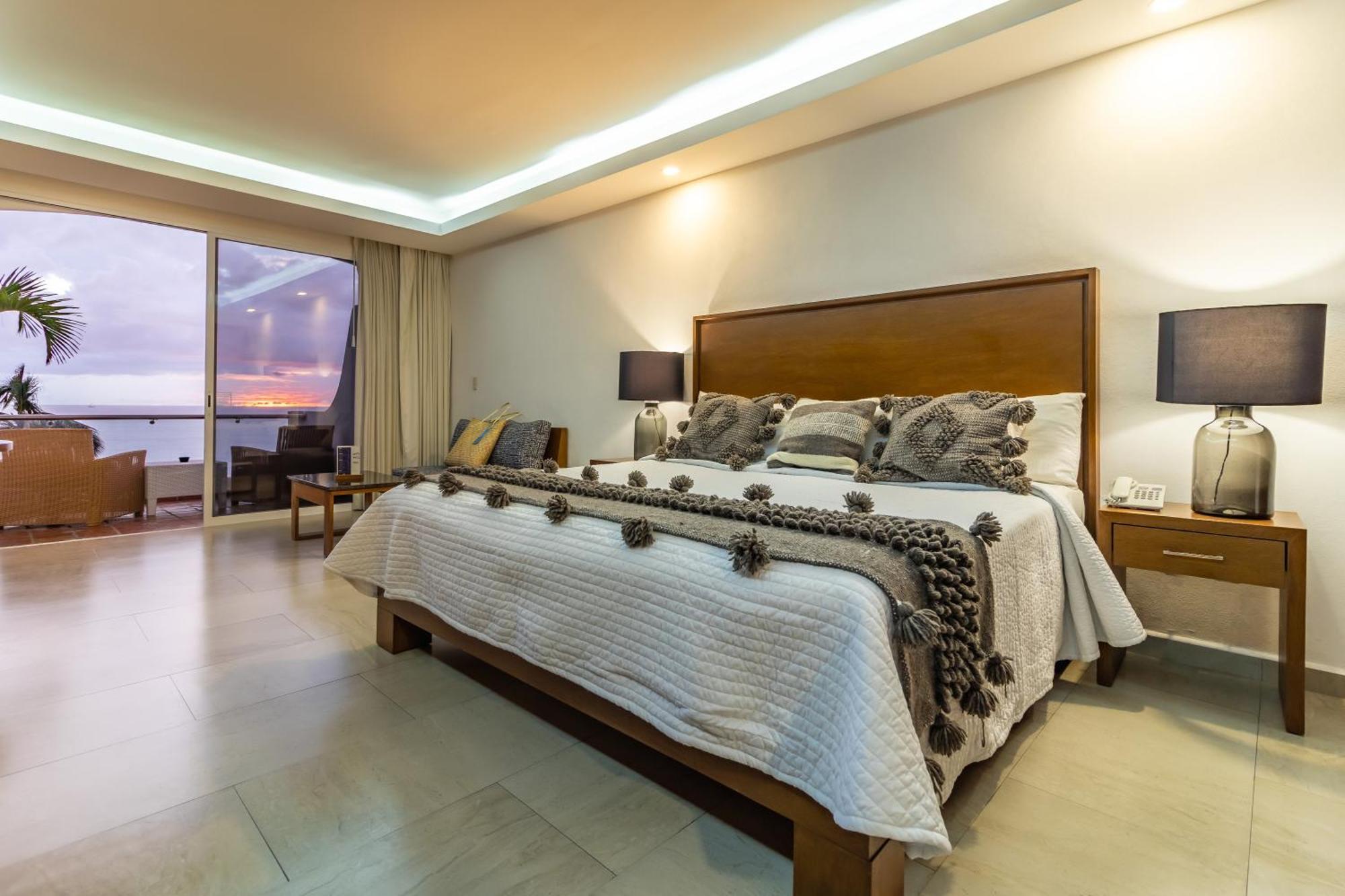 The Paramar Beachfront Boutique Hotel With Breakfast Included - Downtown Malecon Пуерто-Вальярта Екстер'єр фото