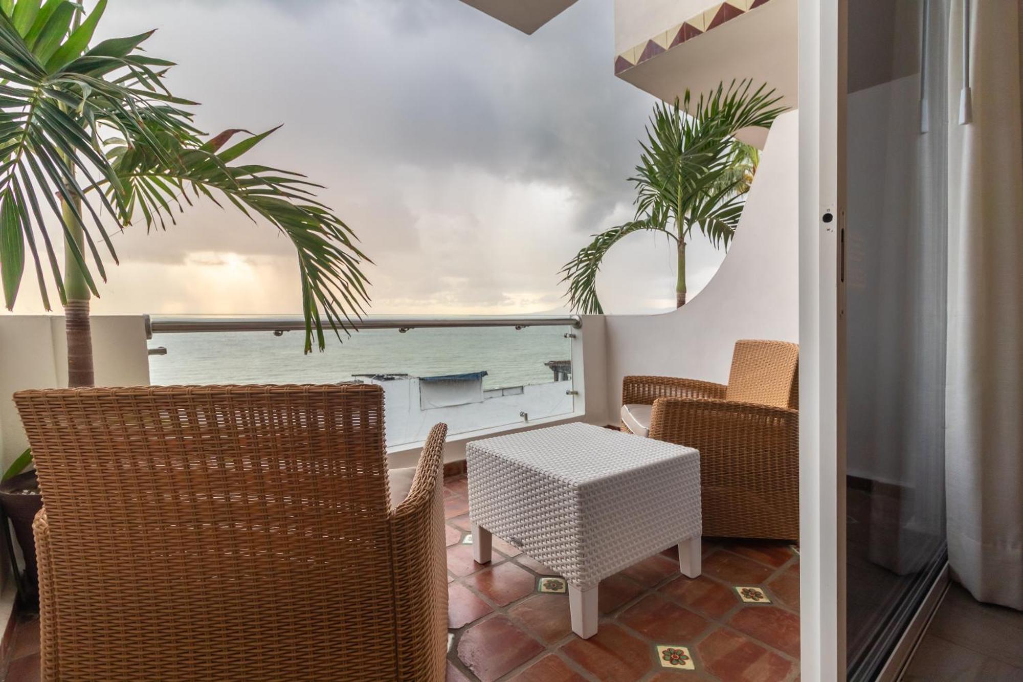 The Paramar Beachfront Boutique Hotel With Breakfast Included - Downtown Malecon Пуерто-Вальярта Екстер'єр фото