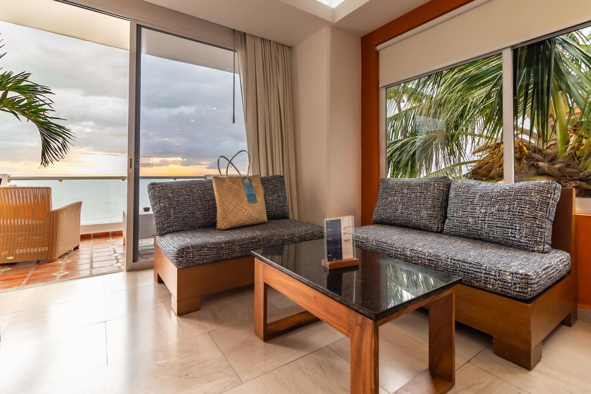 The Paramar Beachfront Boutique Hotel With Breakfast Included - Downtown Malecon Пуерто-Вальярта Екстер'єр фото