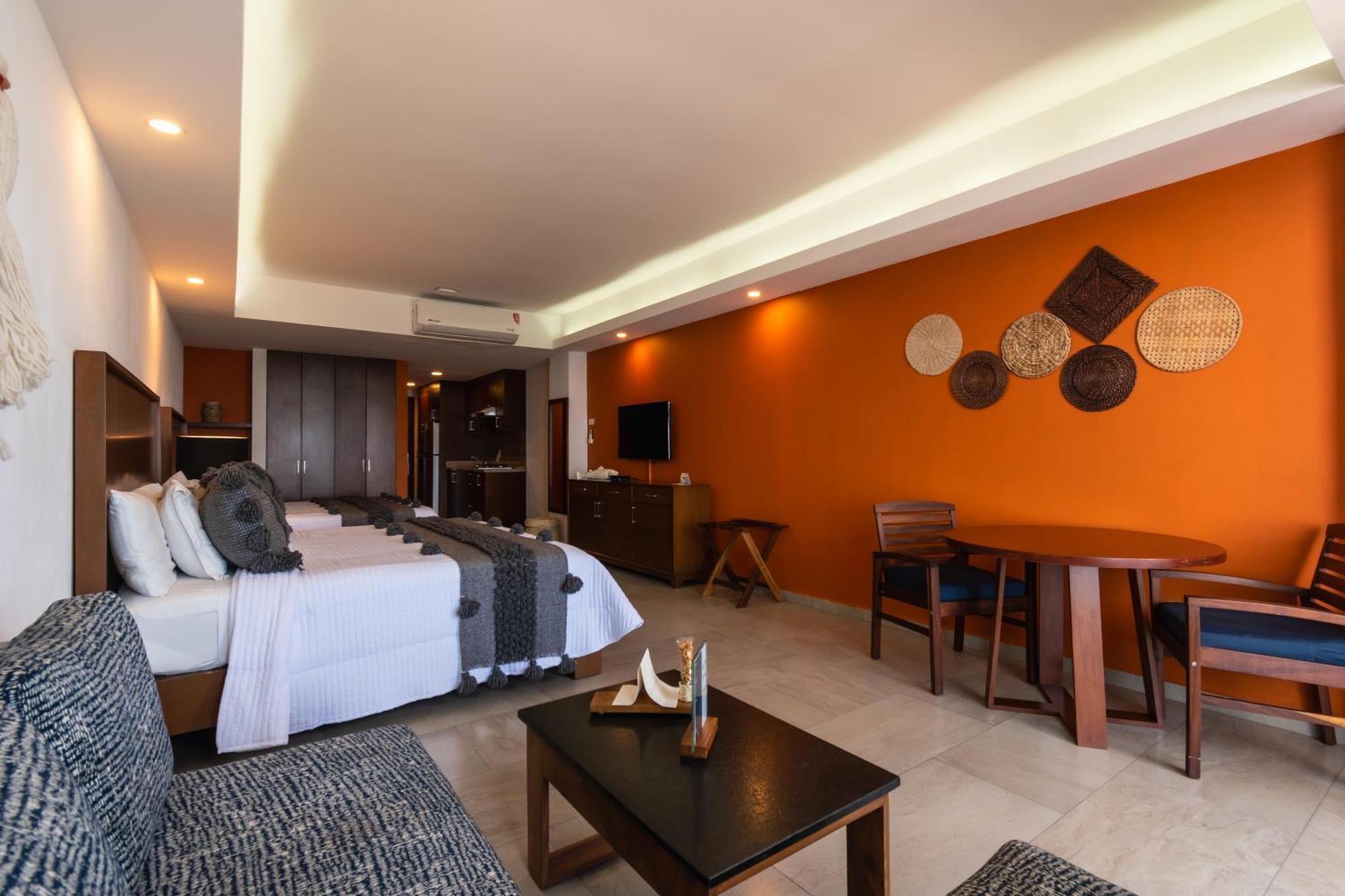 The Paramar Beachfront Boutique Hotel With Breakfast Included - Downtown Malecon Пуерто-Вальярта Екстер'єр фото