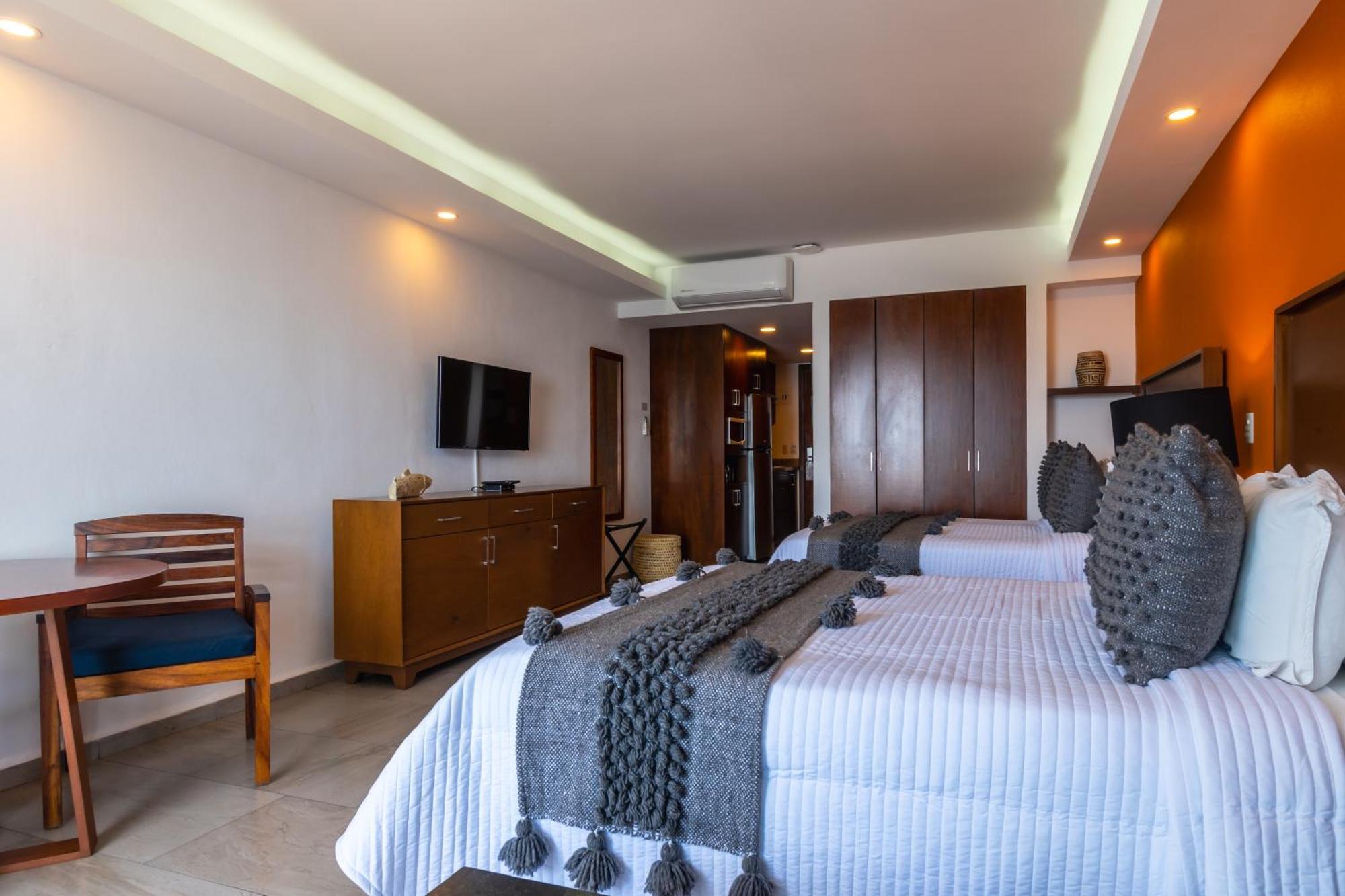 The Paramar Beachfront Boutique Hotel With Breakfast Included - Downtown Malecon Пуерто-Вальярта Екстер'єр фото