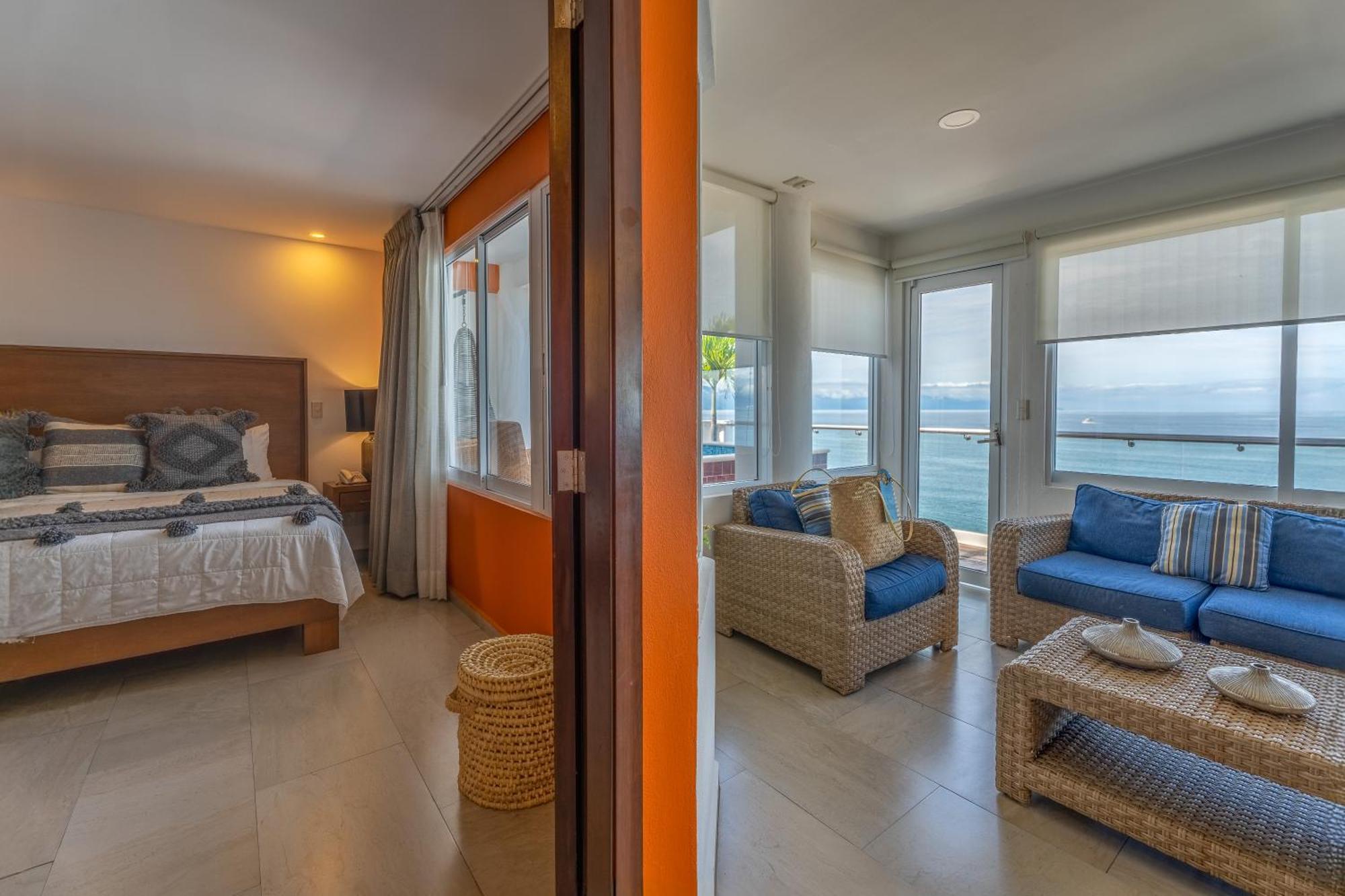 The Paramar Beachfront Boutique Hotel With Breakfast Included - Downtown Malecon Пуерто-Вальярта Номер фото