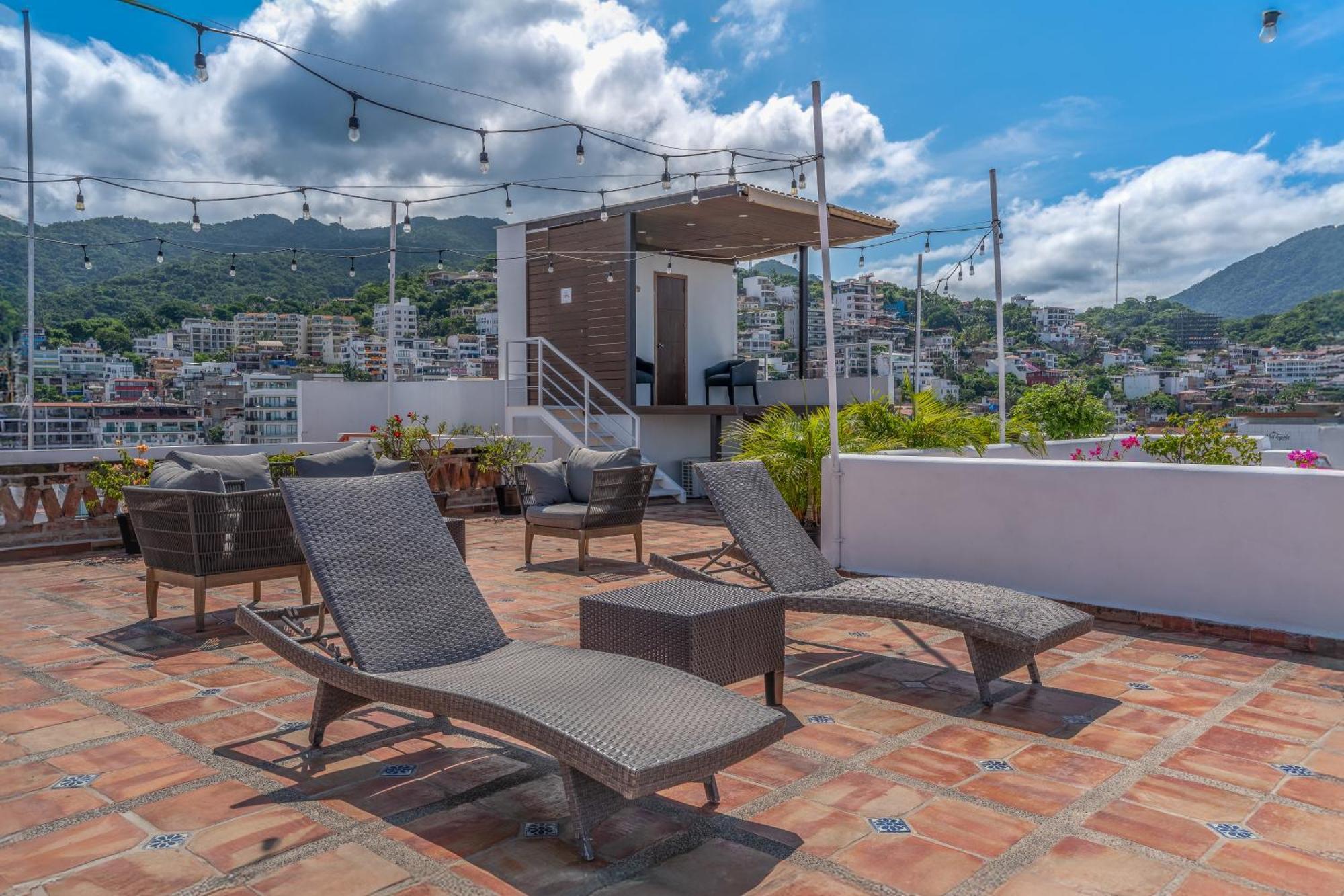 The Paramar Beachfront Boutique Hotel With Breakfast Included - Downtown Malecon Пуерто-Вальярта Екстер'єр фото